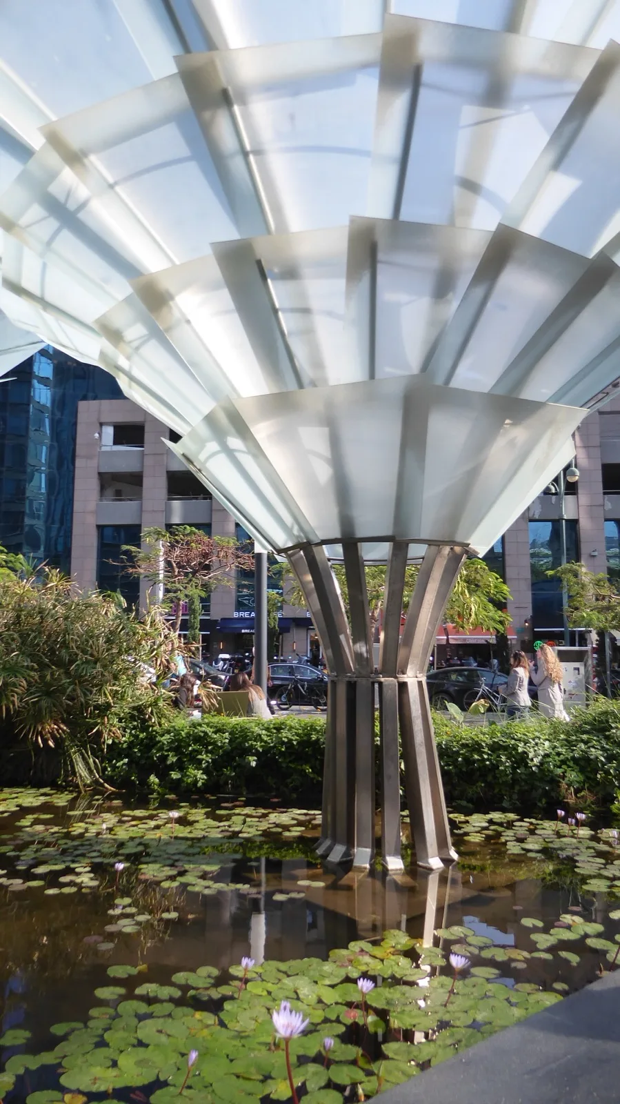 Fountain in the Ramat Gan Diamond Exchange Complex, January 2025 01