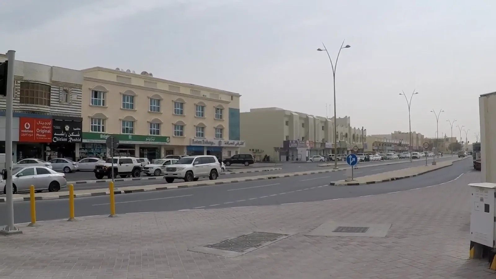 رسم توضيحي لتسلسل استحقاق التوزيعات النقدية في بورصة قطر من قرار الجمعية العامة إلى تاريخ عدم الأحقية وتاريخ الاستحقاق ثم الصرف