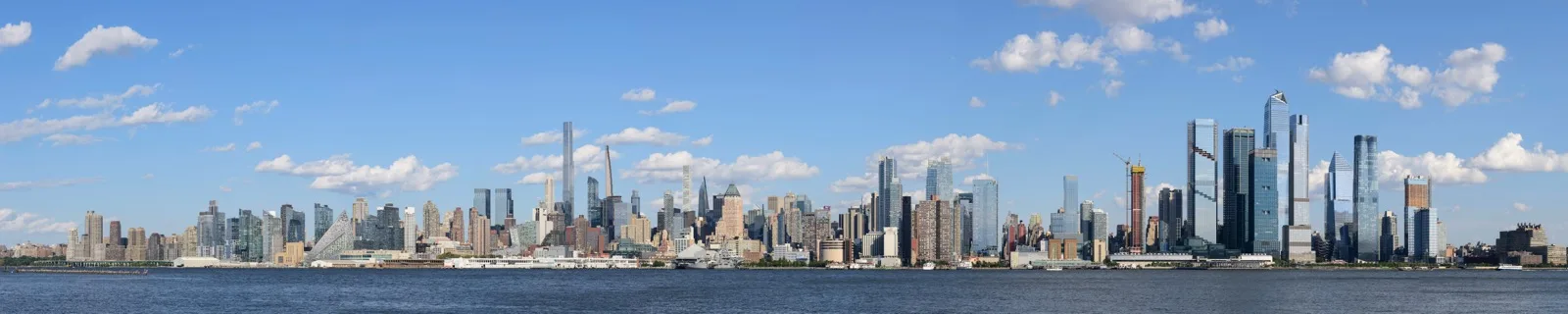 Midtown Manhattan skyline seen from Weehawken, New Jersey