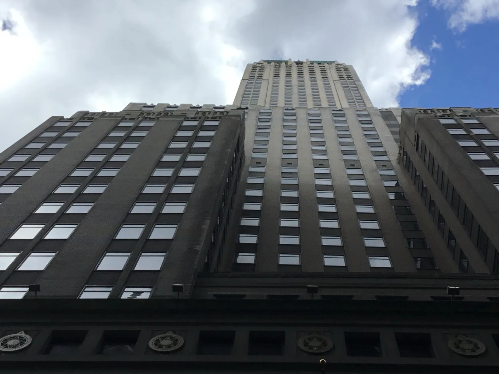 40 Wall Street April 2022